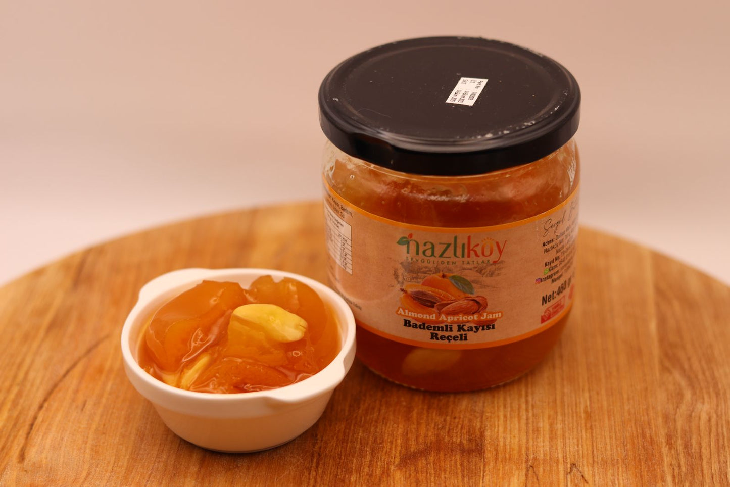 Aprikosen Marmelade mit Mandeln