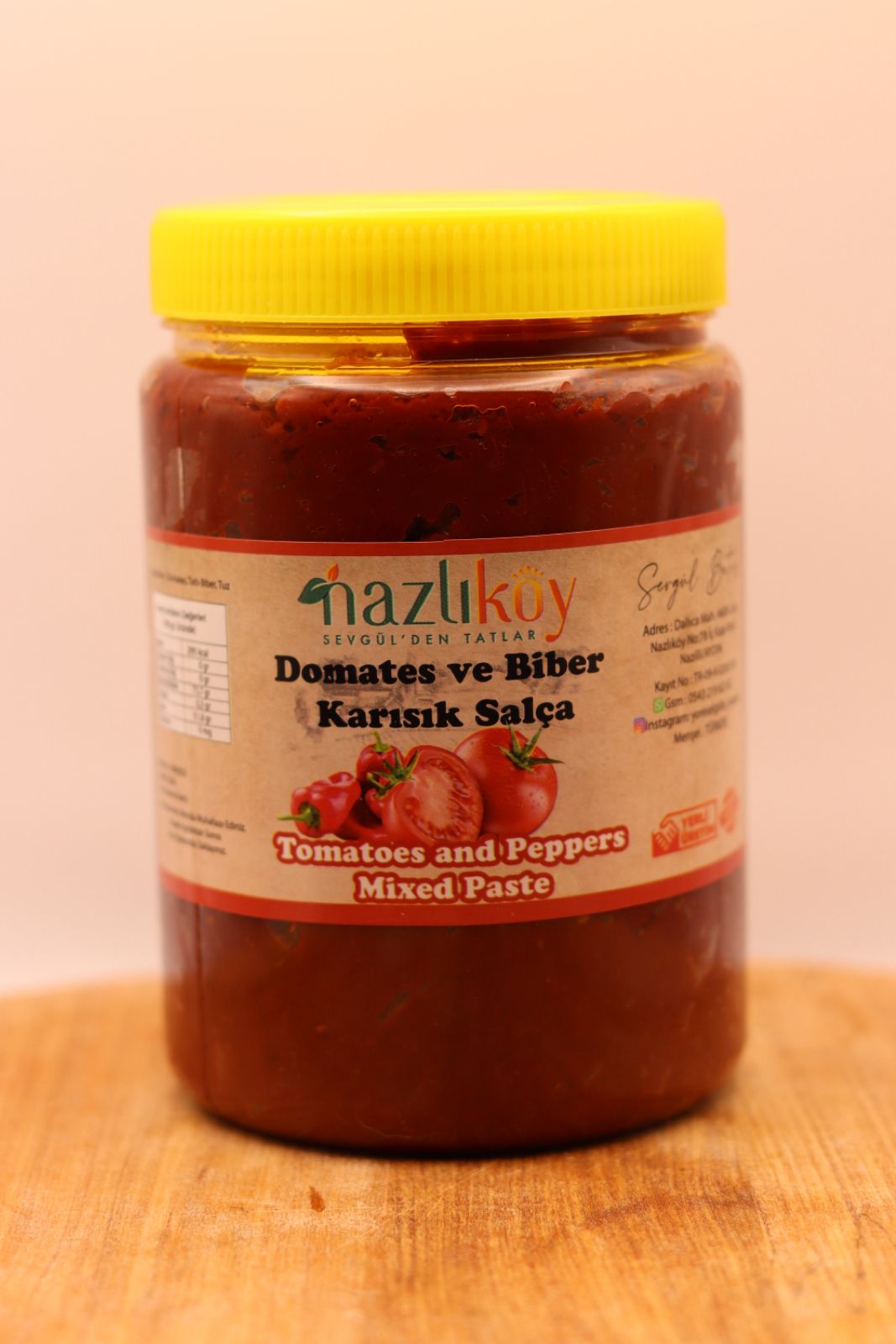 dolmalık biber ve domates salçası
